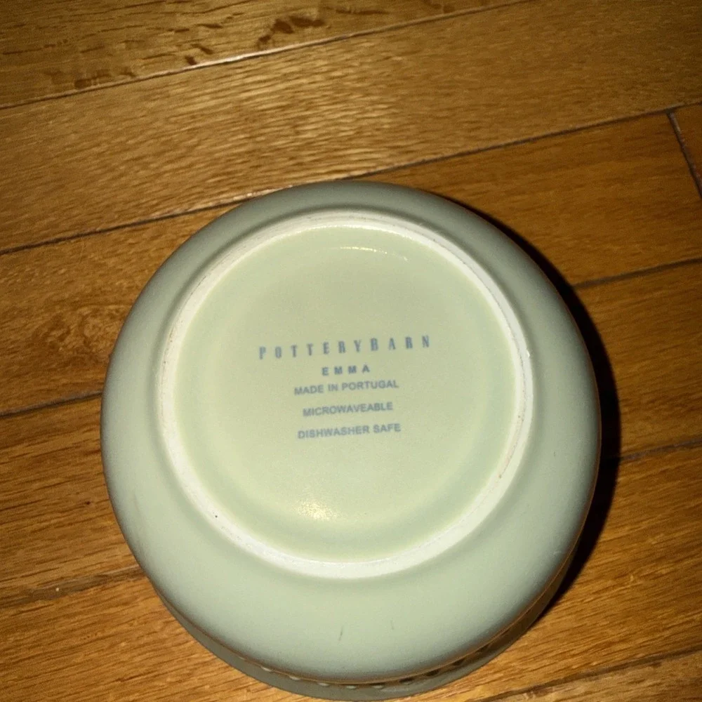 Pottery Barn EMMA Bowl Green Beaded Soup Cereal EXC